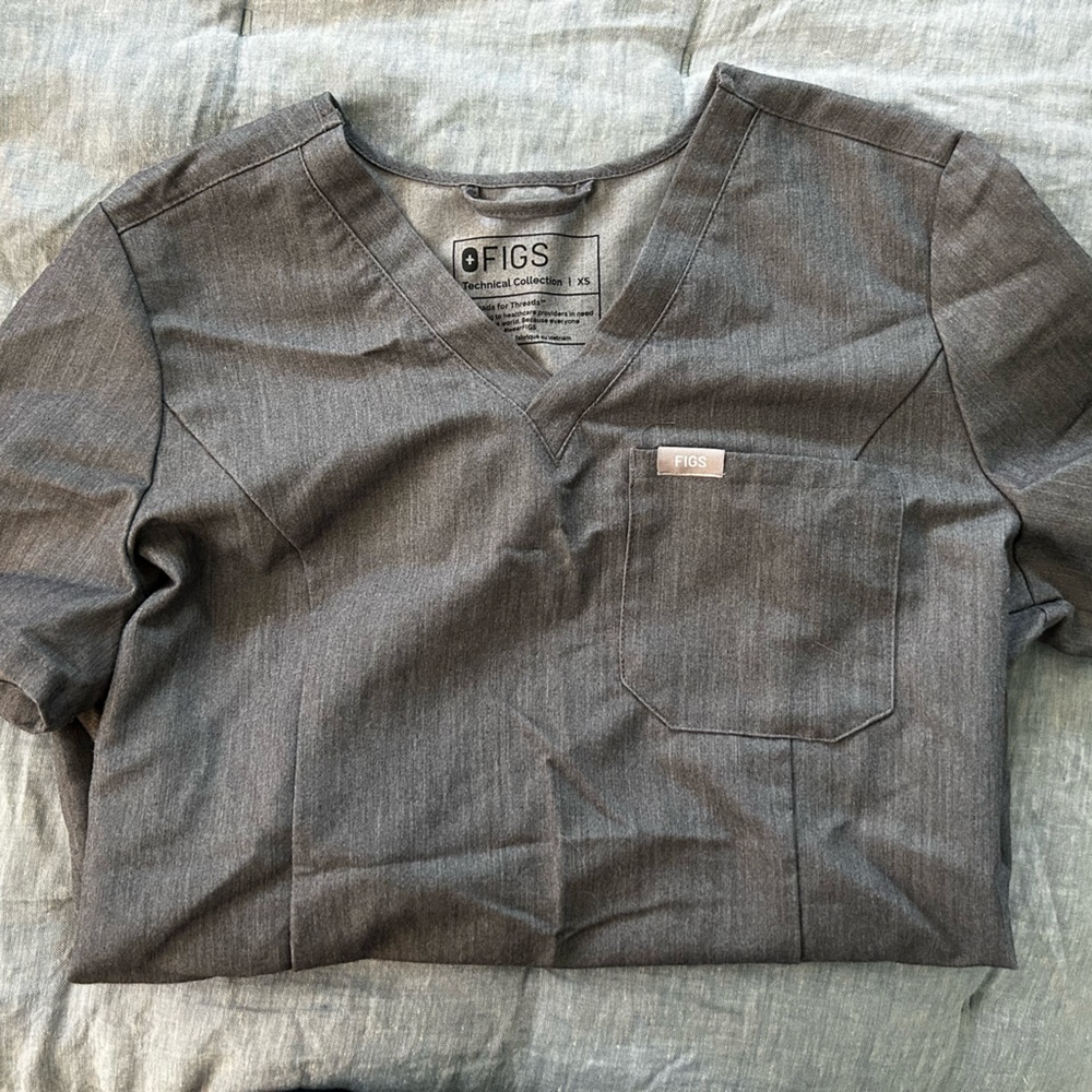 FIGS Gray Scrub Set